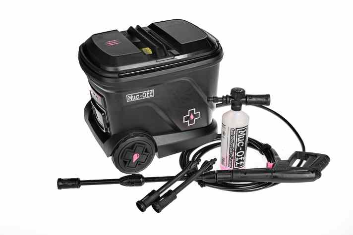 Muc-Off legt dem Set noch einen Liter Fahrradreiniger bei