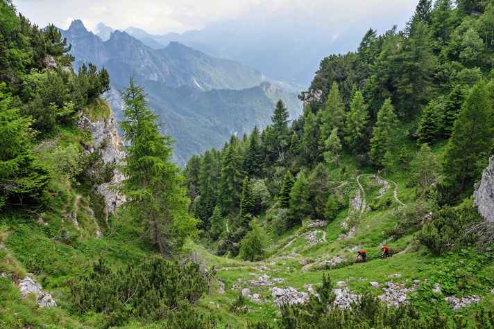 Back to the roots: thanks to e-MTBs, the steep ramps and historic military trails of the Pasubio are back on bikers' to-do lists.