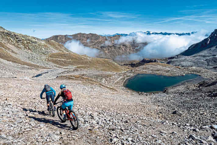 When that little bit of extra physical effort ignites such scenic fireworks and you realise: you've done everything right - the Fuorcla Sesvenna above Scuol makes it possible.