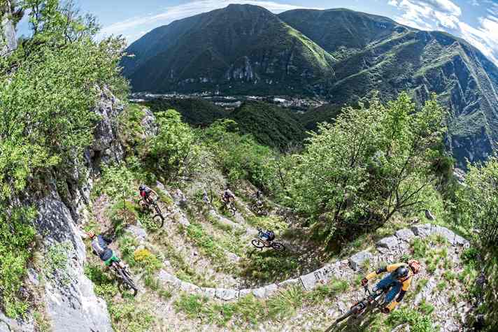 Inka-Trail wie hingemalt: Der Geheimtipp an der westlichen Abbruchkante des Monte Grappa.