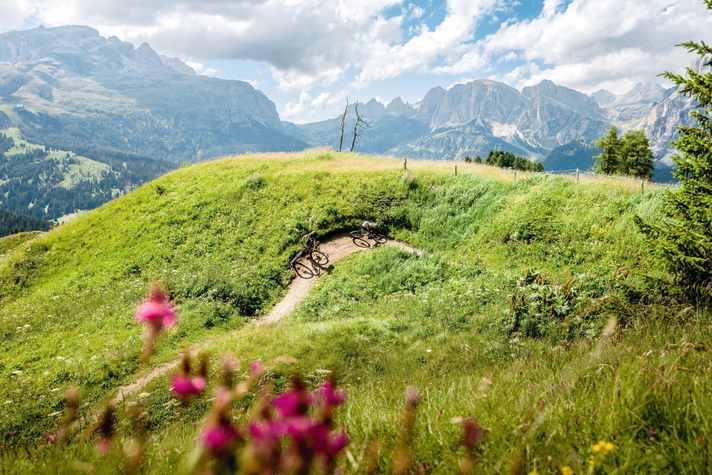 The Fle-Trail to Corvara not only feels like a rollercoaster, it also sounds like one in between.