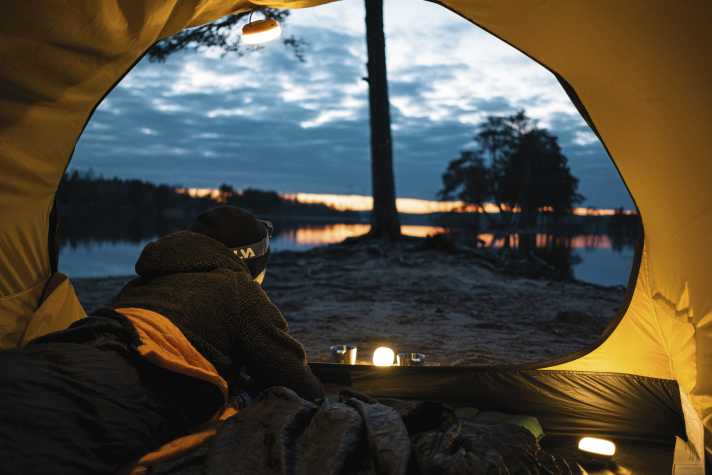 Rechargeable light for reading or for illuminating the perfect lake romance from Silva