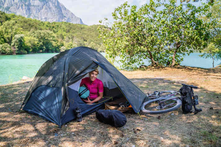 “Gravelbiking ist neu, frisch und vor allem das einzige Gefährt, mit dem Bikepacking wieder cool geworden ist”, sagt Peter Denk.