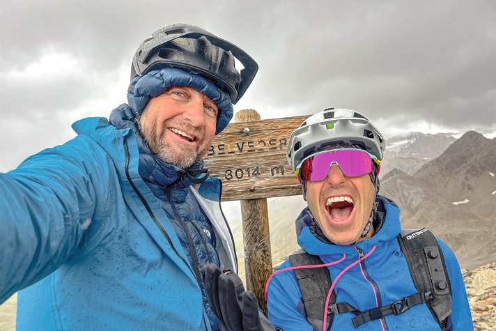 Belvedere: An inconspicuous summit, but - as the name suggests - with a beautiful view. For Andi Kern (left) and Markus Apperle, the 5 out of 5 of their mission.