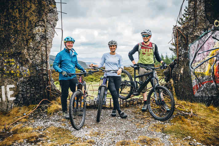 Ed, Enduro-Meisterin Megan und Marc haben wegen der Trails und Vibes sogar ihren Wohnsitz ins Tweed Valley verlegt.