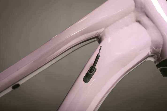 Rubber or plastic inserts can be removed from the frame to create more space for the cables. Shifter cables consist of an outer casing and an inner cable.