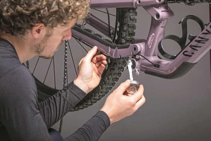 Before installing a new bottom bracket, all surfaces involved should be cleaned and lubricated with assembly grease.