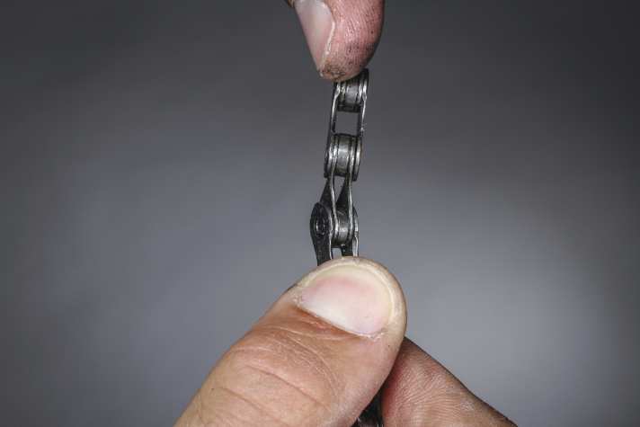 A clear case: a bent chain makes clean running or even gear changes impossible.