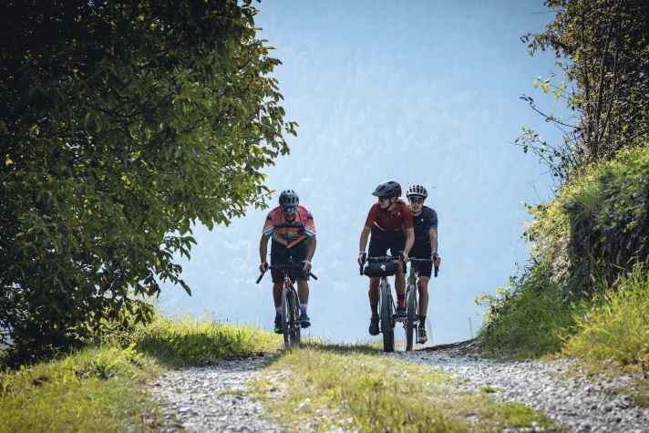 Die “100 Kilometri dei Forti”-Klassiker-Tour kann man auch mit dem Gravelbike abfahren, aber die Alpe Cimbra hat noch jede Menge mehr an Panorama-Runden ausgeschildert.