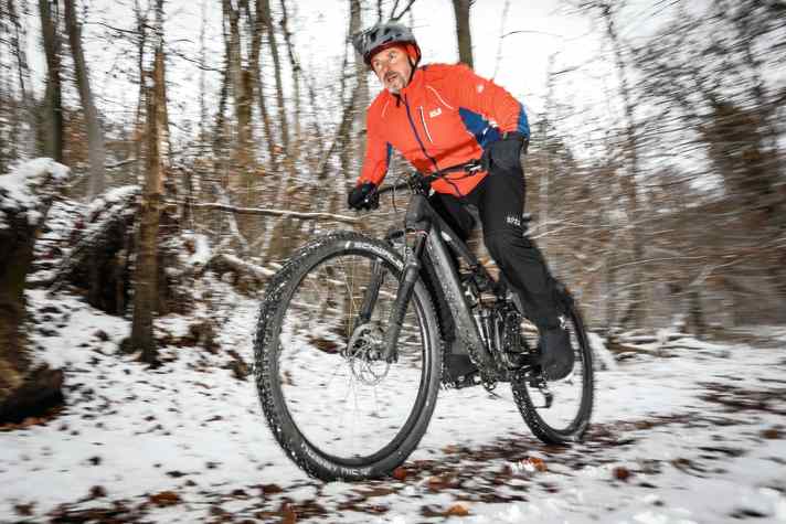 From the snow to the snow. Franz Fischer has been riding the Cube Stereo on home trails and mountain tours from February 2025 until now.