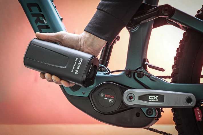Most Bosch bikes can be optionally extended with a range extender (250 Wh, 1.4 kg).