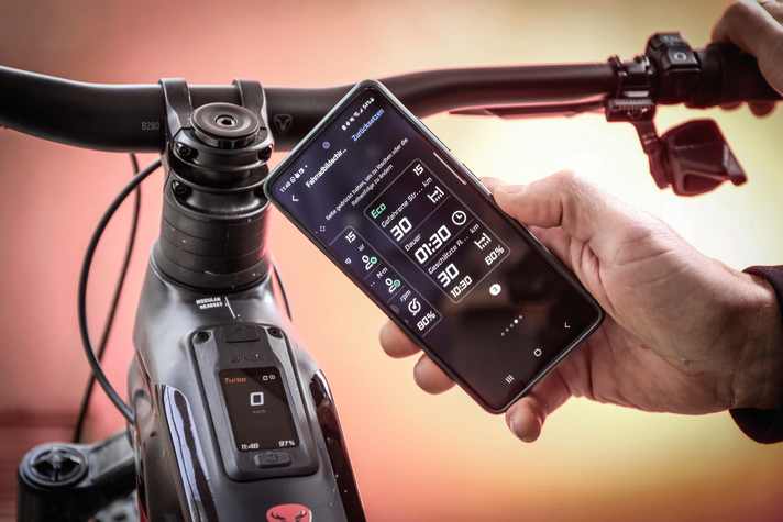 Die Ansichtsseiten im Display können über die App individualisiert werden, das gilt auch für die Unterstützungsstufen.