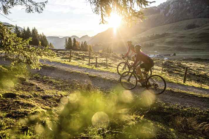 In the Tennengebirge massif, you can set off on a beautiful alpine tour from 14 villages.
