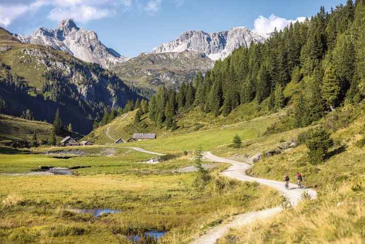 Wenn man sich nicht für eine Region entscheiden kann, braucht man im SalzburgerLand einfach nur sehr gute Kondition für “die Harte”-Tour.