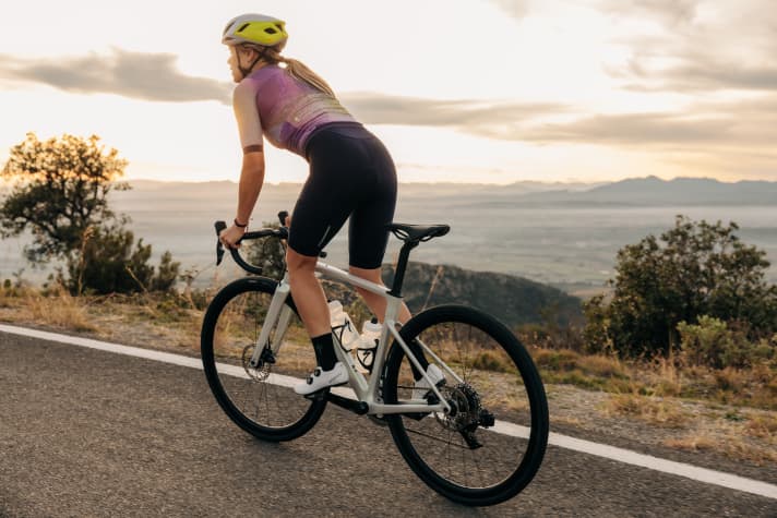 The Specialized Prime cycling shorts with the proven Body Geometry seat pads in three densities.