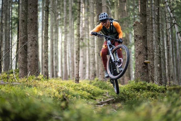 Pulling the Conway eWME into the air stand requires some force.