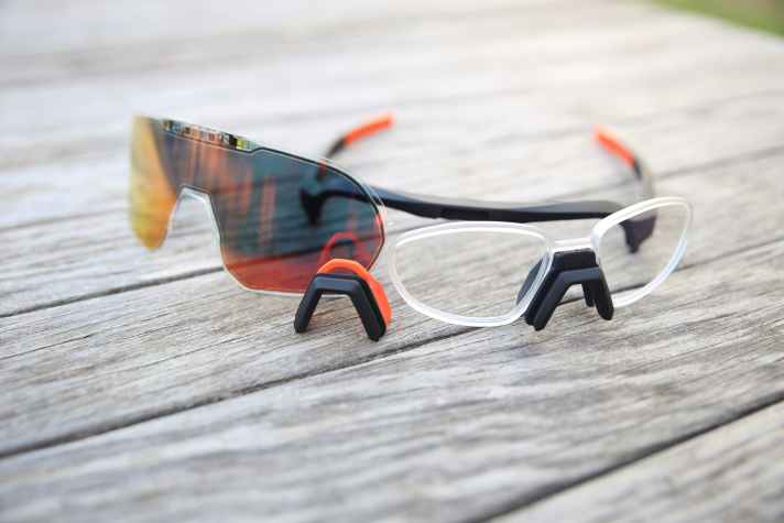 Total costs in the case of our author: 289 euros glasses, 39 euros correction clips, 300 euros optical lenses.