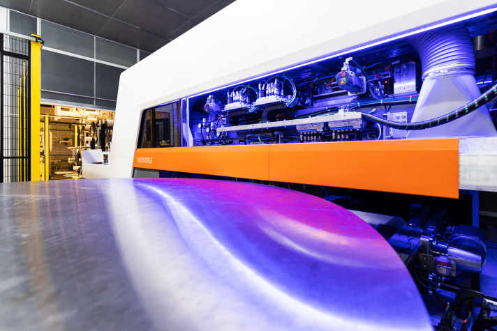 Vom Zuschnitt der Carbon-Matten bis zum fertigen Rahmen läuft beim thermoplastischen Carbon von Rein4ced alles automatisiert ab.