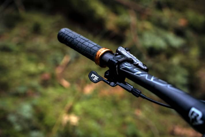 Three lever variants are available to mount the remote control of the seatpost as ergonomically as possible.