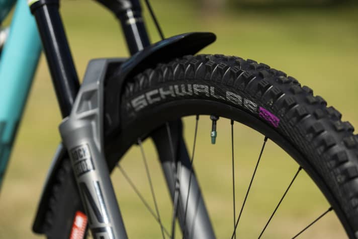Haben Texis Vertrauen: Schwalbes Magic Mary. Tire Inserts (hinten) fährt Texi nur bei sehr zornigen Strecken.