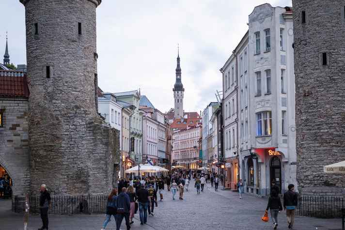 Die Altstadt von Tallinn ist top saniert und ein beliebtes Ziel bei Reisenden aus aller Welt.