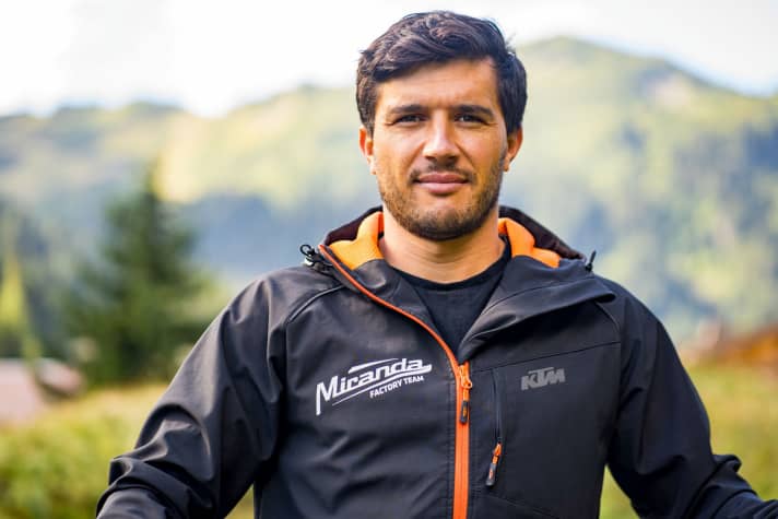 The Portuguese Emanuel Pombo was born on the island of Madeira - today a hotspot for enduro bikers and the venue for the multi-day enduro race Trans Madeira. Pombo has already won the prestigious event in his home country.