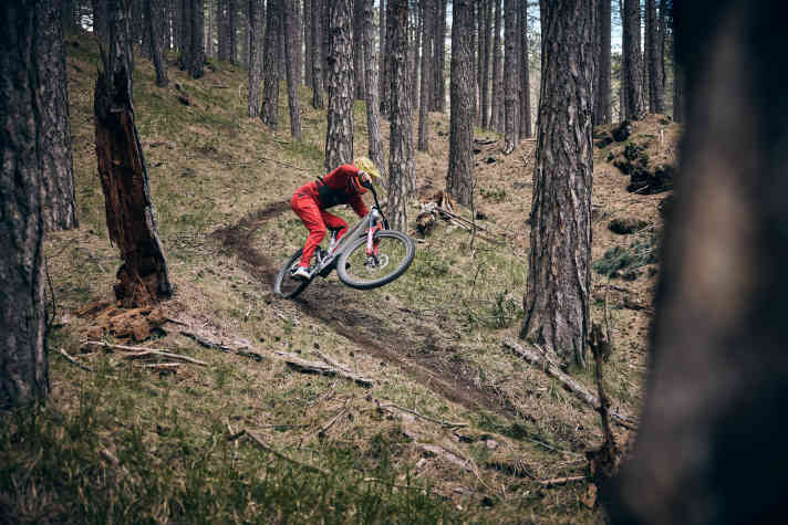 Trau dich nach hinten zu kommen.