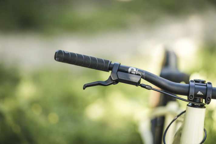 Deceleration is provided by a two-piston brake that relies on a banjo fitting on the master cylinder