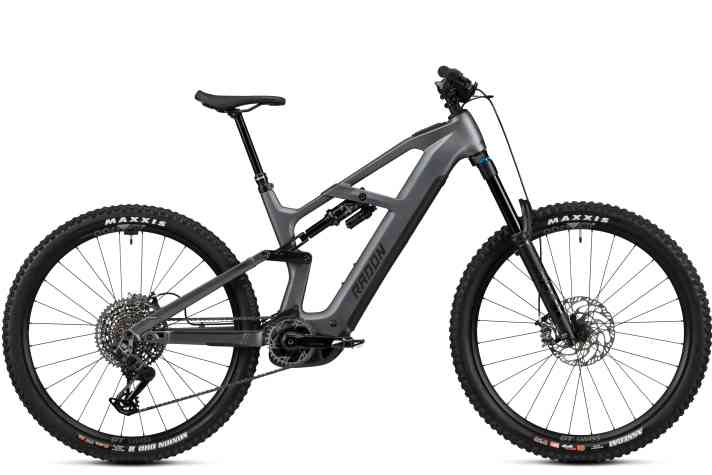 For 6299, the Deft 9.0 comes with the powerful Fox 38 Performance Elite with GripX damping.