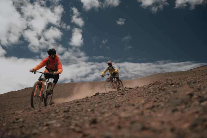 At over 6000 metres, the pulse rate on the downhill also rises to 190 beats.