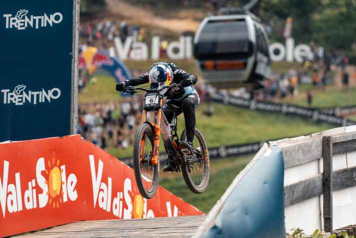 Goldstone on the way to the absolute best time.