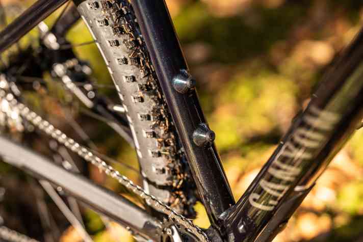 Ready for the long tour: there are three bottle cage mounts on the aluminium frame.