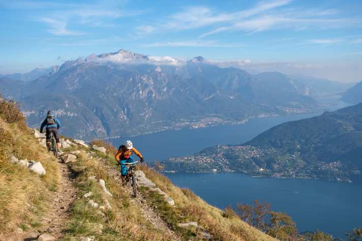 Griffige Spitzkehren mit Blick auf den Comersee: Unbezahlbar - wenn das Wetter mitspielt.