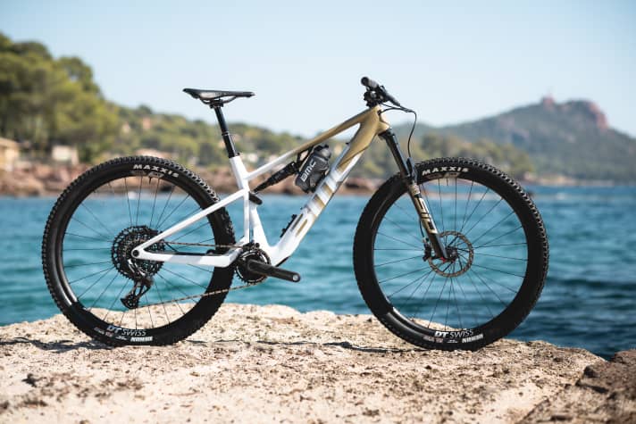 BMC Fourstroke AMP LT ONE: 9999 Euro // 120 mm // 29 Zoll