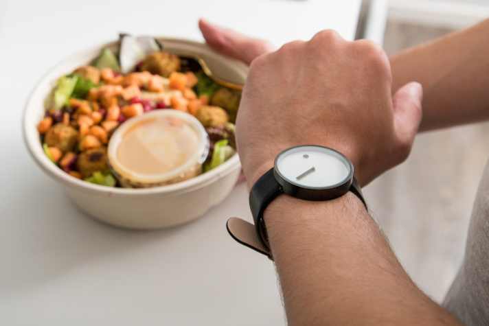 Intermittent fasting means: clear times when you are allowed to eat - and when not.