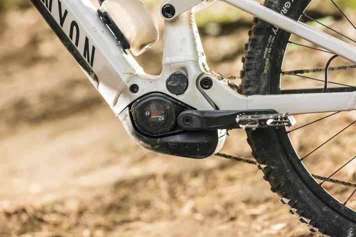 The Bosch Performance CX is sensitive and powerful at the same time - ideal for difficult E-MTB climbs.