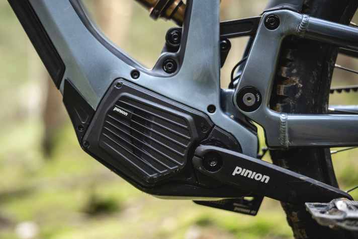 With the Pinion MGU E1.12, the twelve gears are located directly in the housing of the motor-gearbox unit. The gearbox offers 600 per cent bandwidth - more than all other common 12-speed gearboxes.