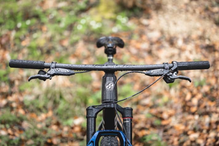 At 780 millimetres, the handlebars of the new Ghost Lector HT are extremely wide for a cross-country hardtail.