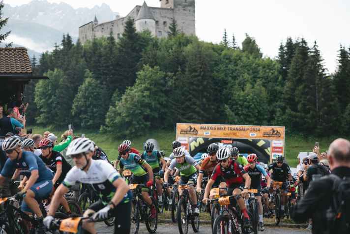 Seven days, 24 hours together is a long time. Will Tobi and Jan manage to arrive at Lake Garda together? Or will one of them end up alone?