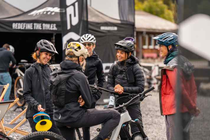 Letztes Jahr fanden die Queens Days bei sehr herbstlichen Temperaturen statt. Gebikt wurde natürlich trotzdem.