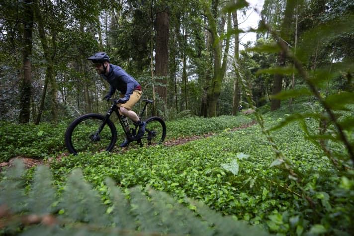 With efficient suspension and direct acceleration, the Scalpel still destroys metres in altitude in fast motion. The longer suspension travel has not changed this.