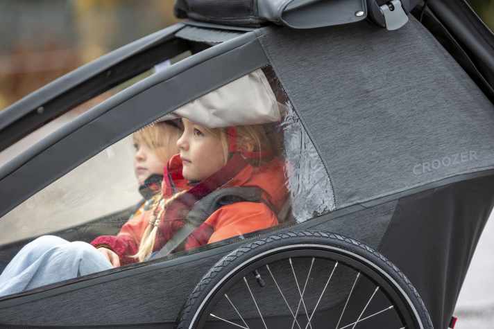 Robust bumpers, an all-round protective bar and a push bar that also functions as roll-over protection are safety features of high-quality trailers | Kay Tkatzik