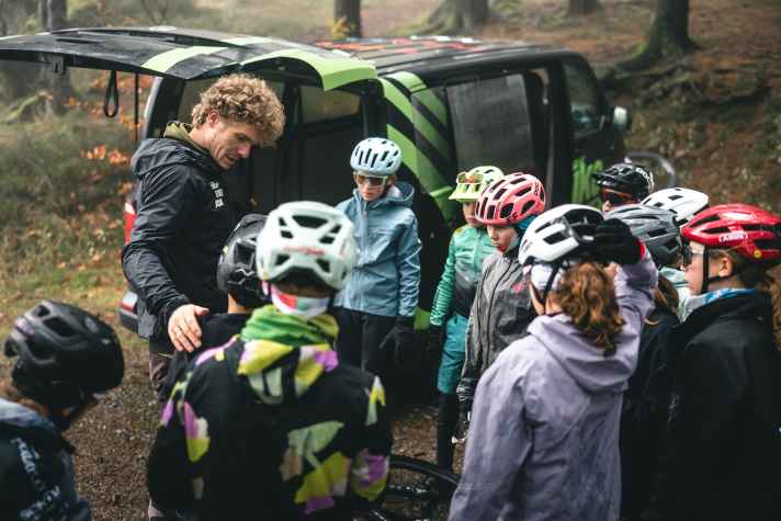Wer kam mit welchem Bike am besten zurecht? Unsere junge Test-Crew lobte Bikes mit Dropper-Post und unkomplizierten Geometrien.