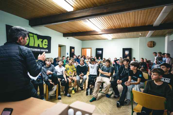 Profi-Trainer Erik Becker hat eine Menge Erfahrung mit Nachwuchssportlern und leitete das Jugendcamp an.