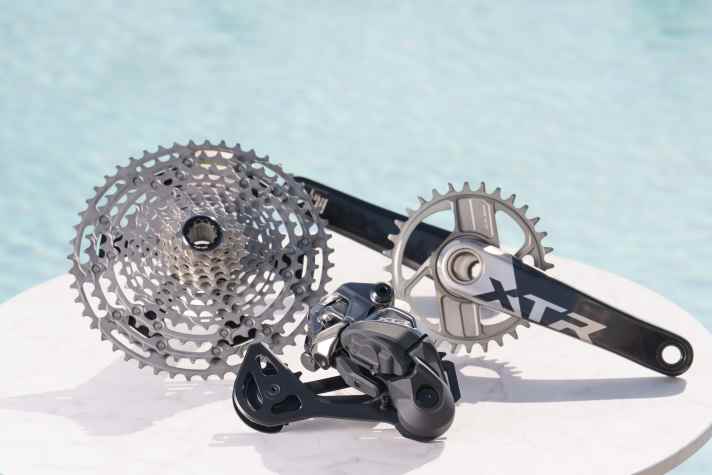 Futuristisch und ohne Kabel: Die Shimano XTR Di2 M9200 von 2025 ist ein absolutes Highend-Produkt der modernen MTB-Welt.
