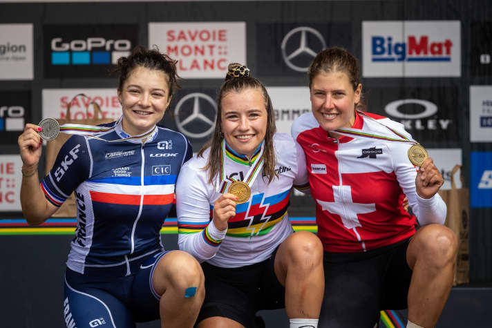 Das Podium der Damen: Der Weltmeistertitel geht an Nicole Göldi (SUI), Silber an Justine Tonso (FRA), Bronze an Nathalie Schneitter (SUI).