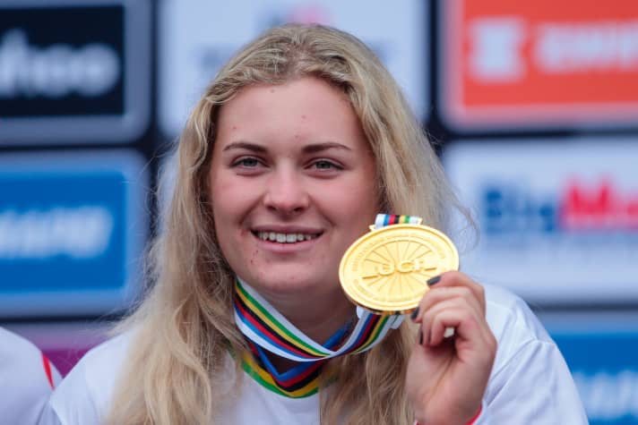 Vali Höll: When she skis with a clear head, she is hard to beat. She was tired at the start, said the 21-year-old from Saalbach. There was no sign of this on the almost three kilometre long course. She was the only one to conquer the brutal track in under five minutes.