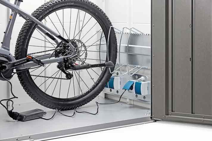 Specialists such as Biohort not only offer a wide range of sizes (from €1,099), but also practical accessories such as the charging plug strip for family pedelecs.