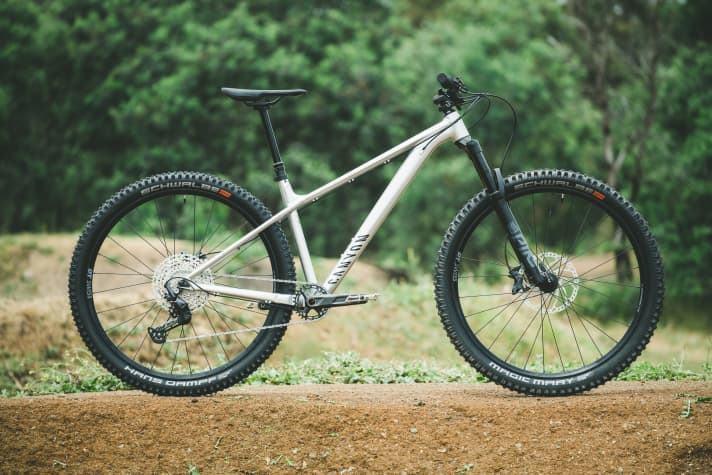 Canyon Stoic 4 - the top model with 15.04 kilos and for 1799 euros.