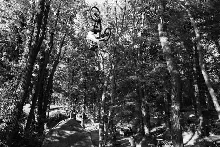 On the Mainaschaff jump line you have to be able to hold the throttle, otherwise it will be difficult with the Monster Shark Fin at the end...